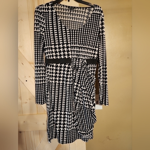 Daisy Fuentes Dresses & Skirts - Daisy Fuentes womens dress